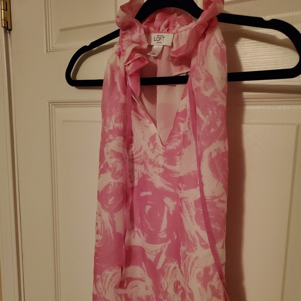 Ann Taylor LOFT Sleeveless Keyhole blouse